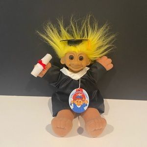 11" RUSS PLUSH SOFT GRADUATE TROLL YELLOW HAIR W/FULL GRADUATE OUTFIT & TAG